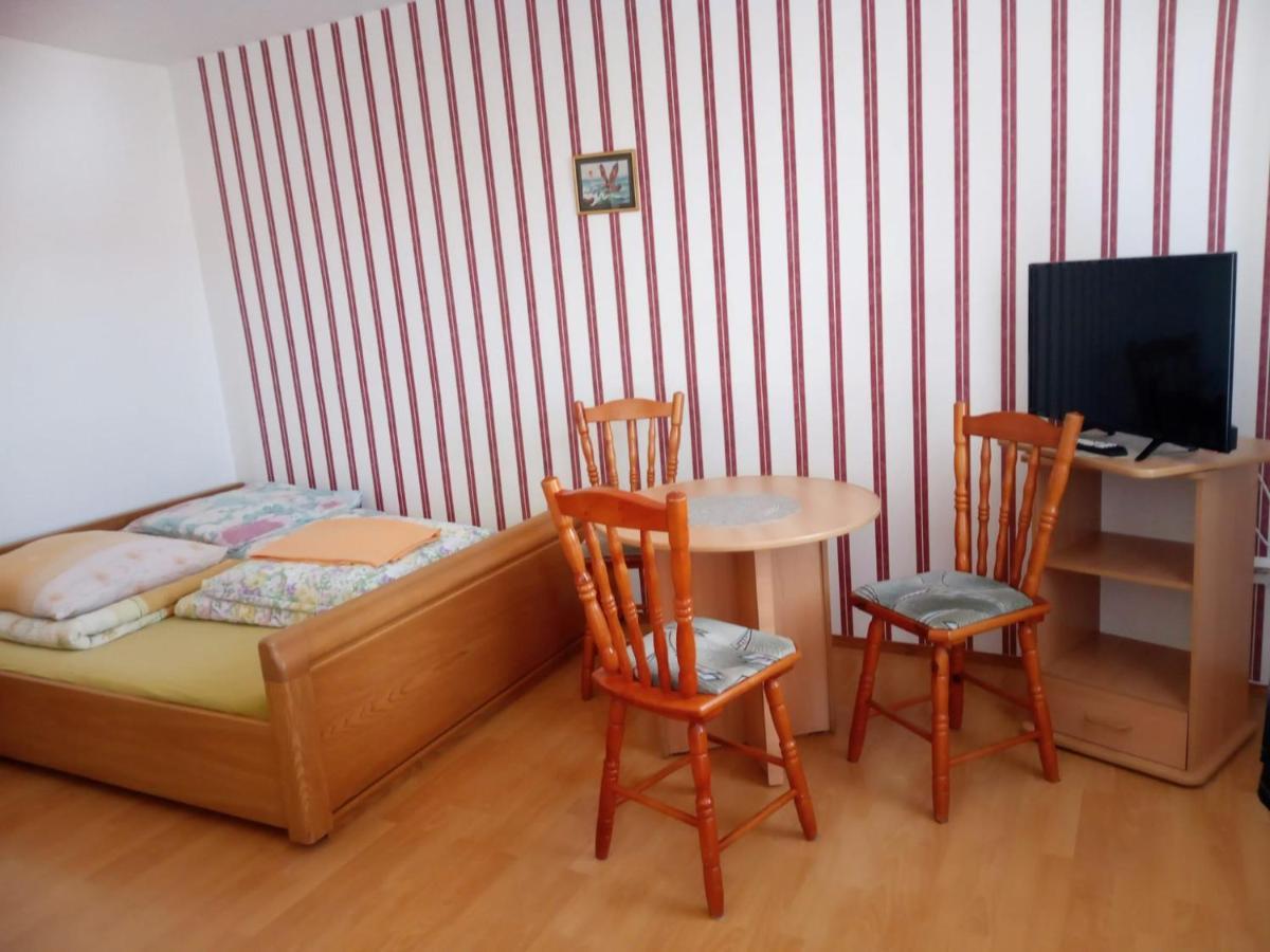 Pokoje Goscinne Tomasz Międzywodzie Buitenkant foto
