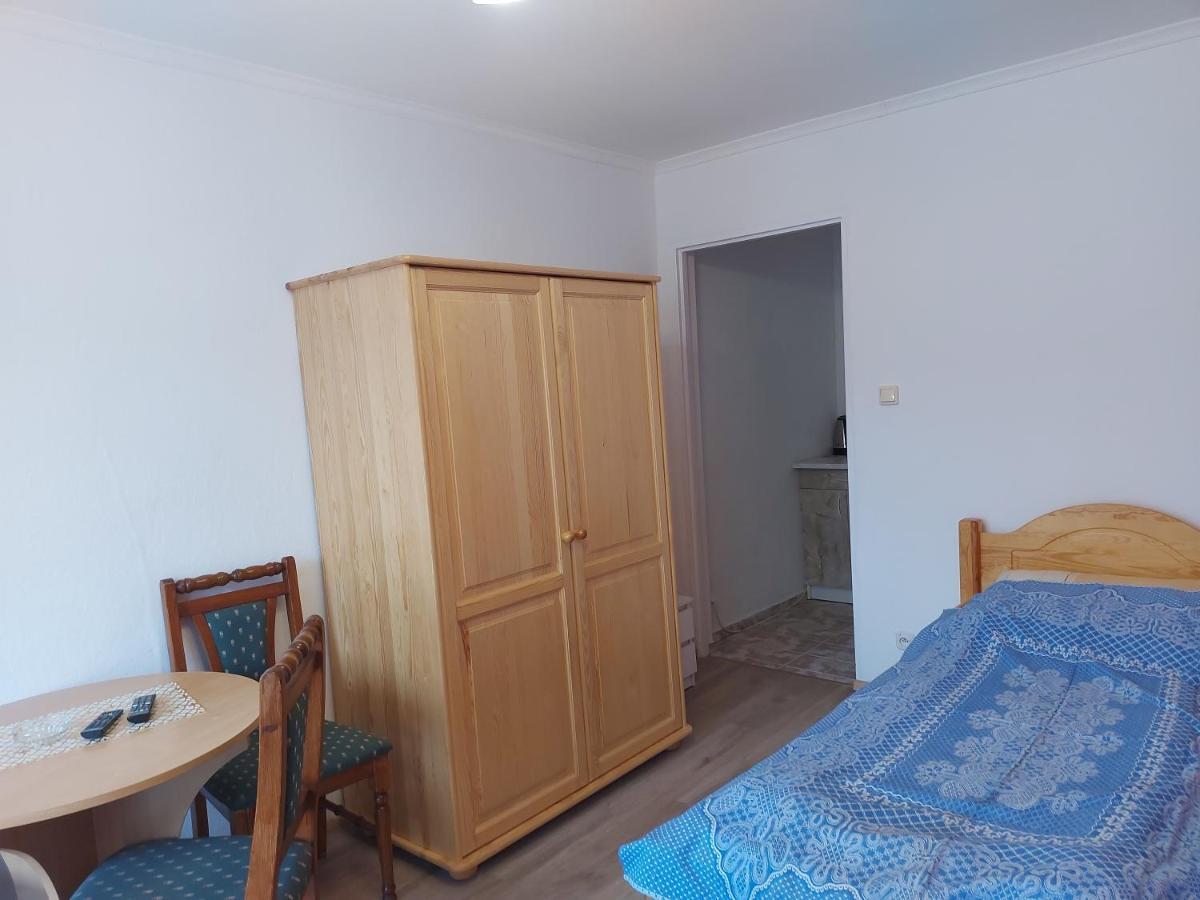 Pokoje Goscinne Tomasz Międzywodzie Buitenkant foto